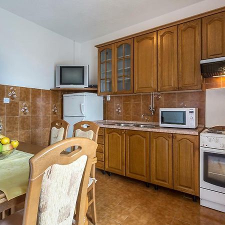 Apartmani Bezma Bol Ngoại thất bức ảnh