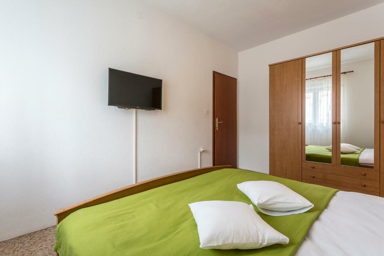 Apartmani Bezma Bol Ngoại thất bức ảnh